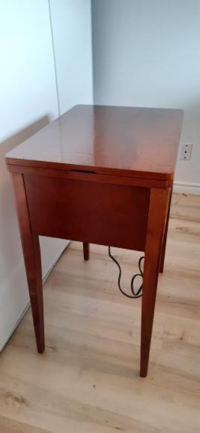 Vintage Sewing Machine with stool - photo 4