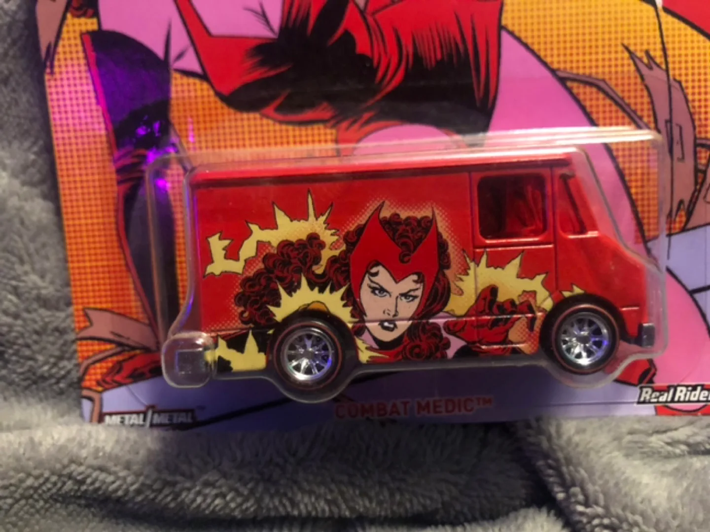 Hot Wheels Marvel Scarlet Witch Combat Medic Collectable image indicator(3)