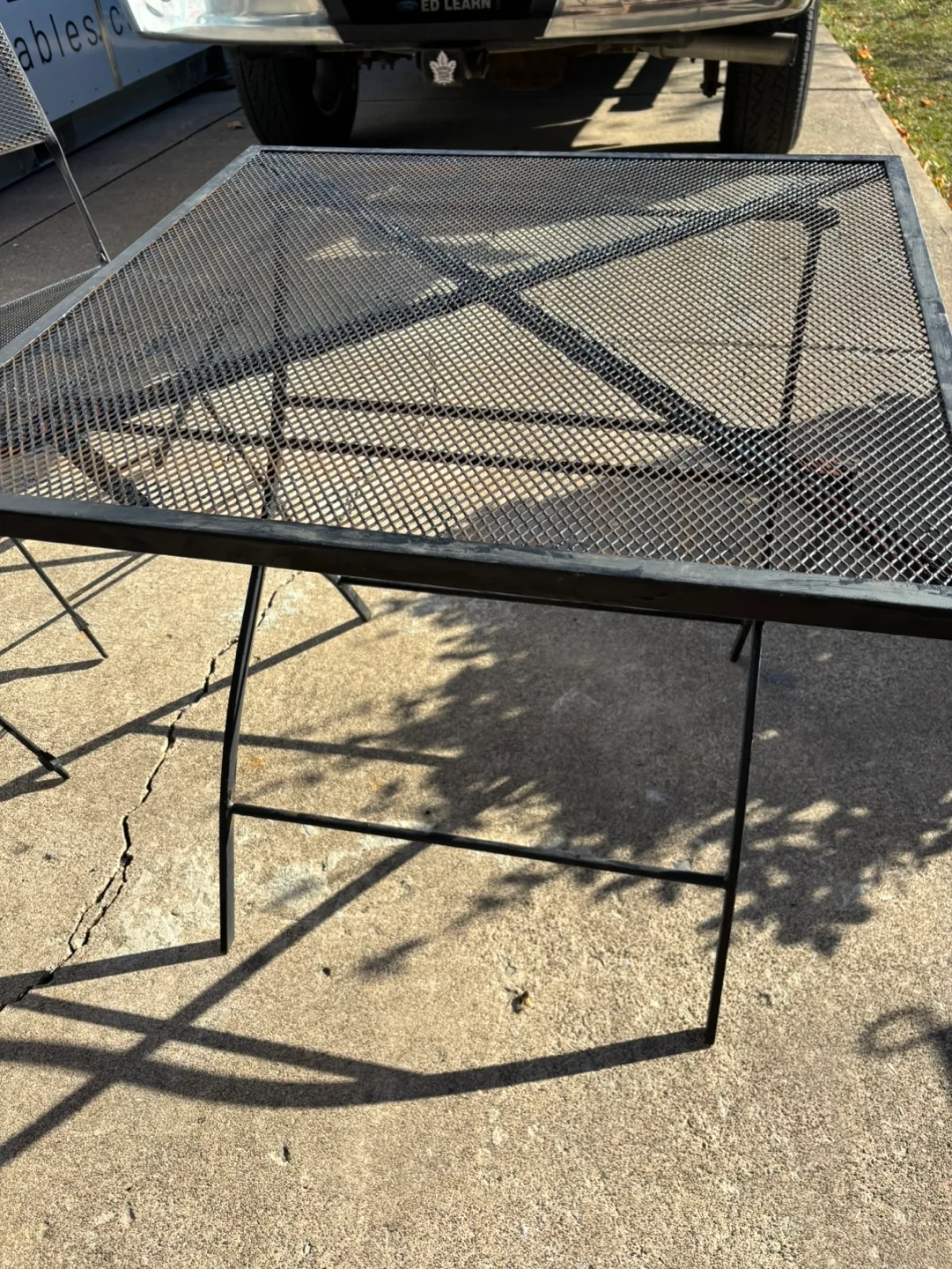 Metal Patio Table and Chairs image indicator(7)