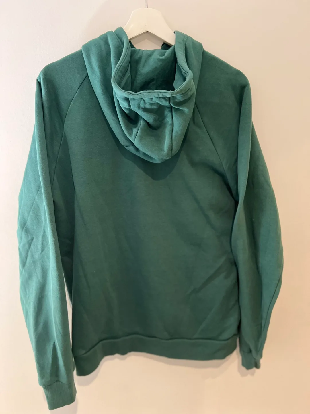 Under Armour Men's Green Hoodie image indicator(2)