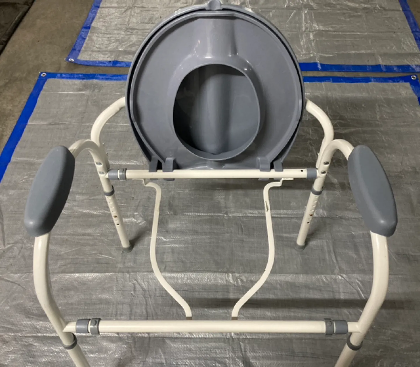 #ThriftyPicks MedPro DEFENSE Toilet Seat Riser with Arms image indicator(4)