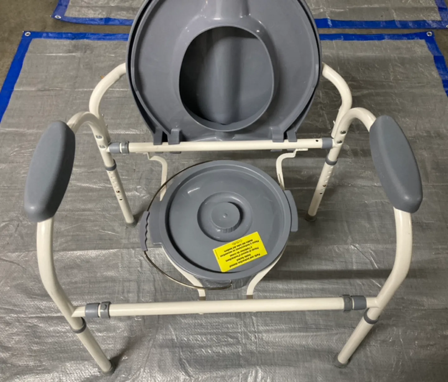 #ThriftyPicks MedPro DEFENSE Toilet Seat Riser with Arms image indicator(3)