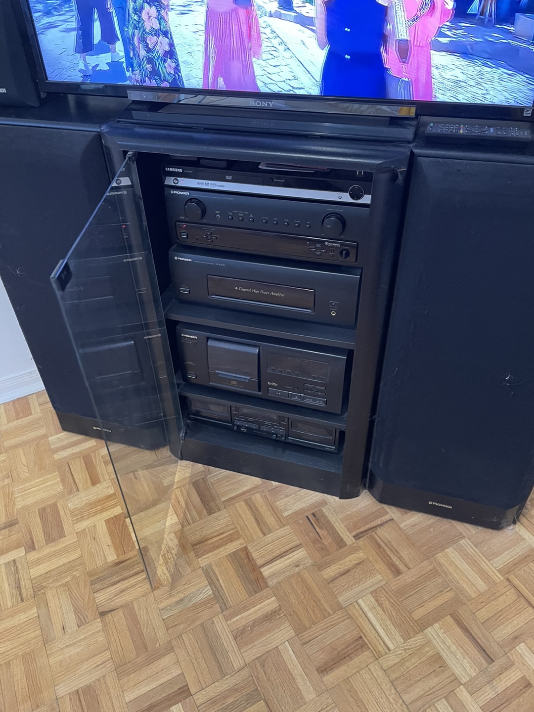 Vintage Pioneer Stereo System