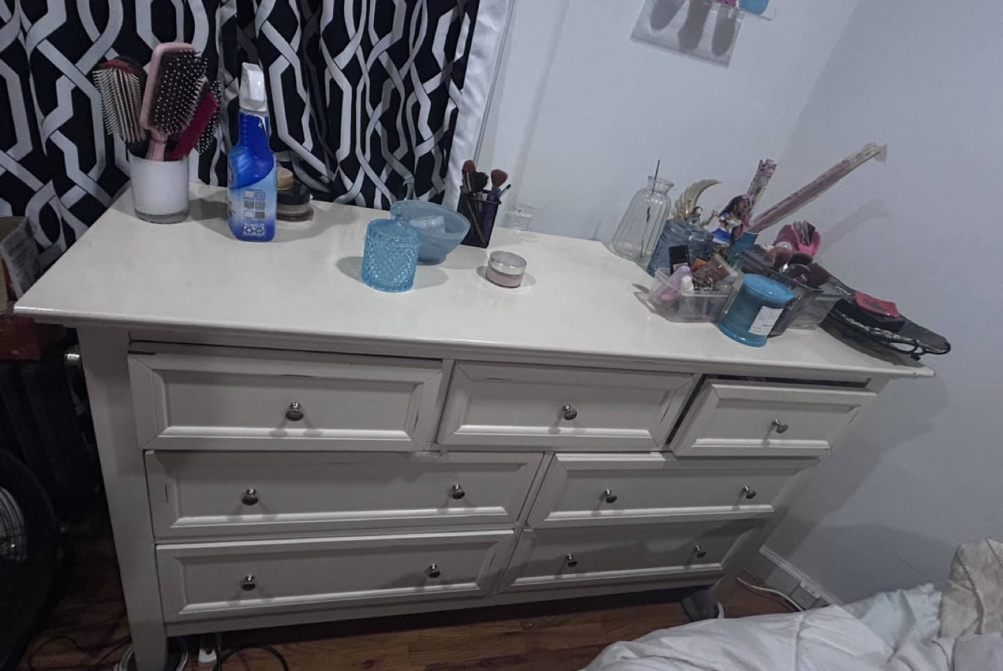 White 7 Drawer Dresser