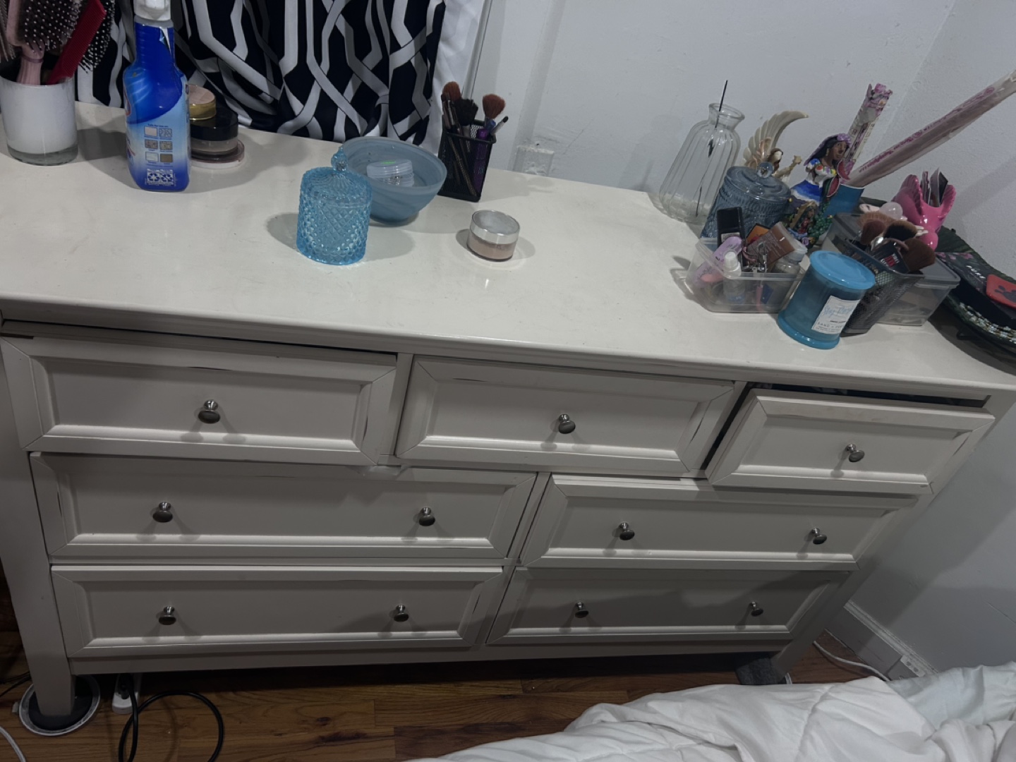 White 7 Drawer Dresser - photo 2