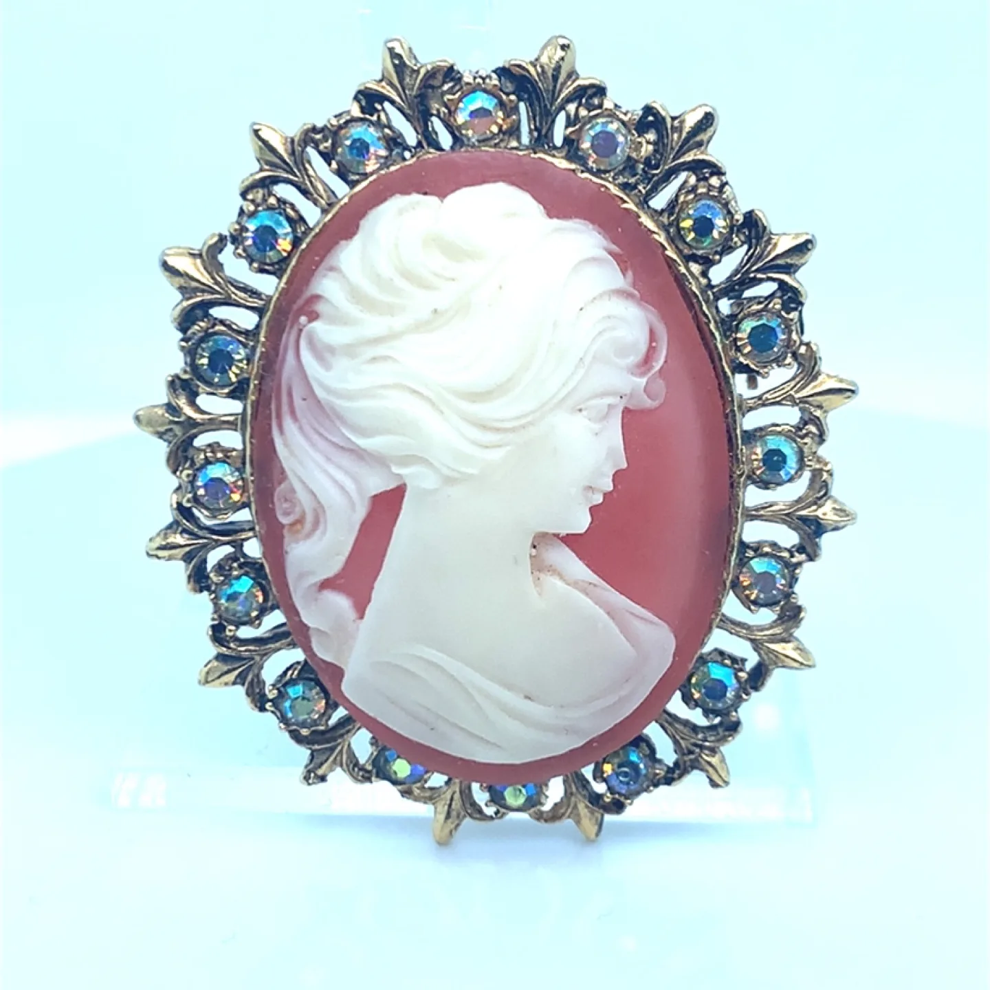 Vintage Cameo Brooch with Rhinestones image indicator(3)