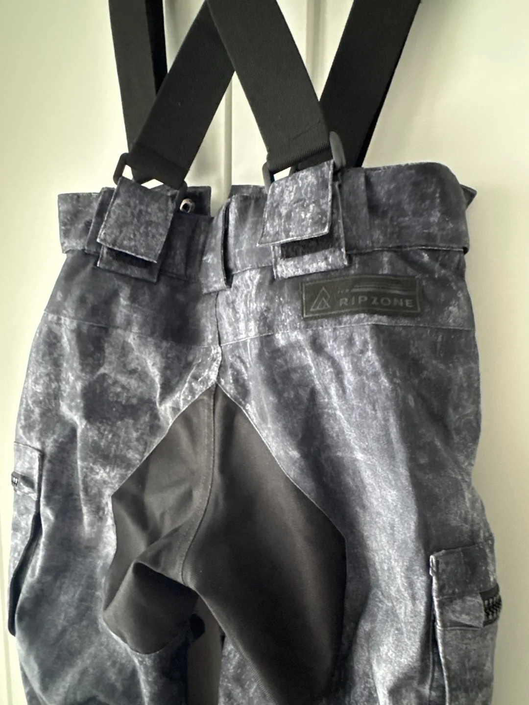 #ThriftyPicks Kids Ripzone Ski/Snow Pants - 8 yrs XS/TP image indicator(5)