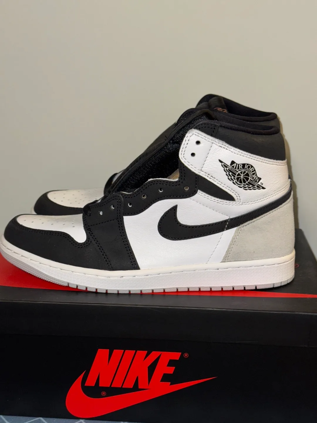 Nike Air Jordan 1 Retro High OG Stage Haze Men's Size 10.5 image indicator(4)