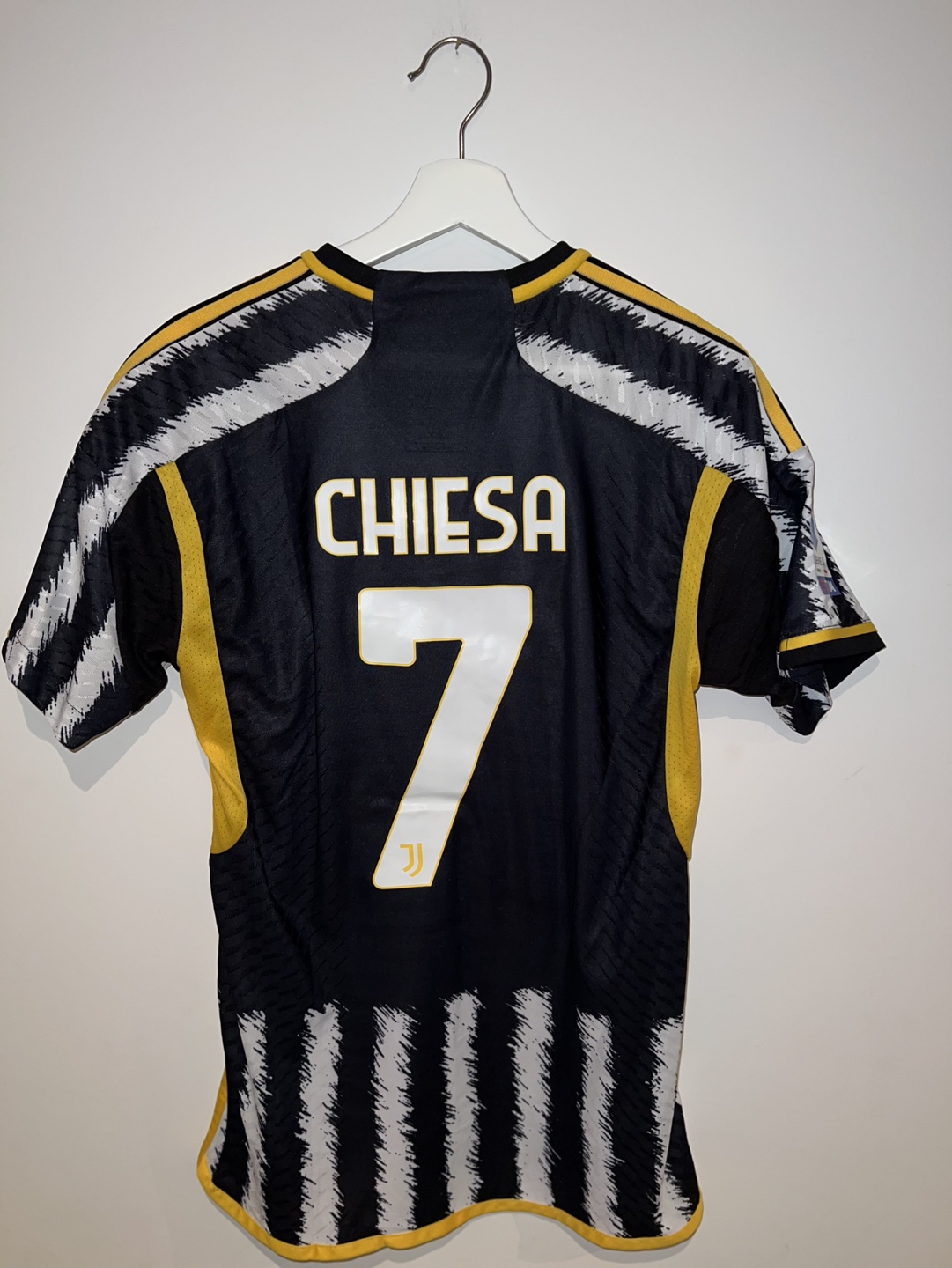 Juventus FC 2021-22 Away Jersey (Chiesa #7) - Size L - photo 2