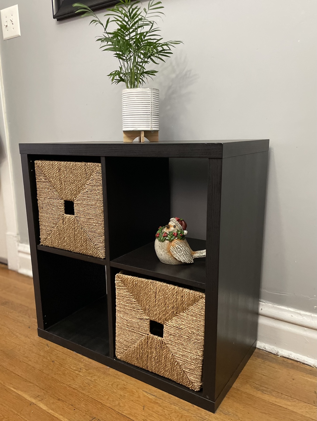 Cube Shelf with 2 Storage Baskets - photo 3