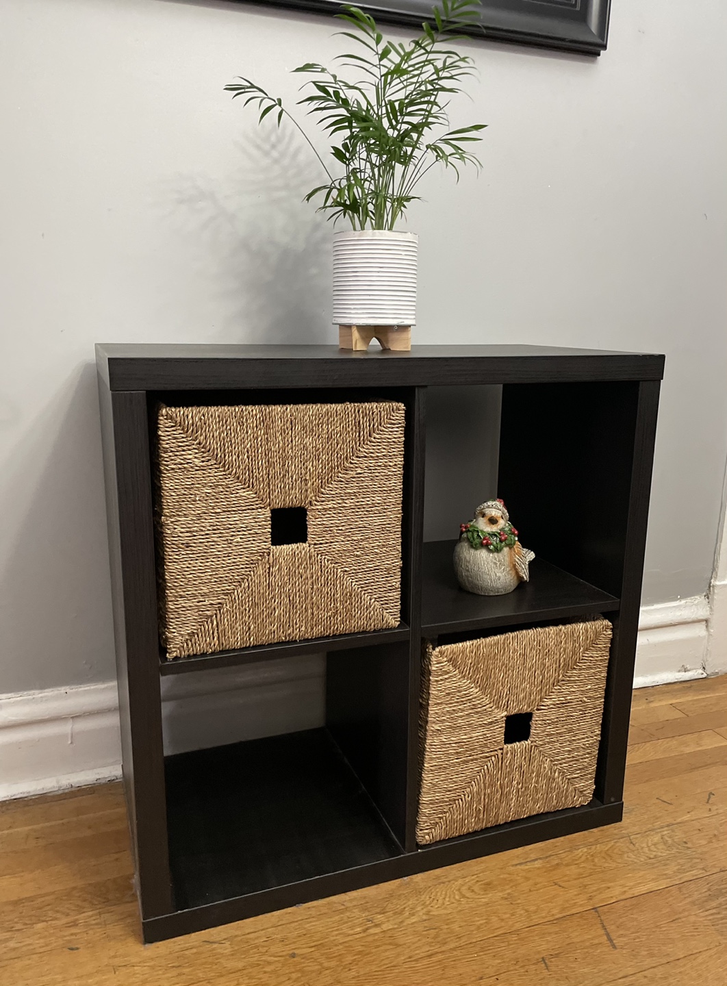 Cube Shelf with 2 Storage Baskets - photo 2