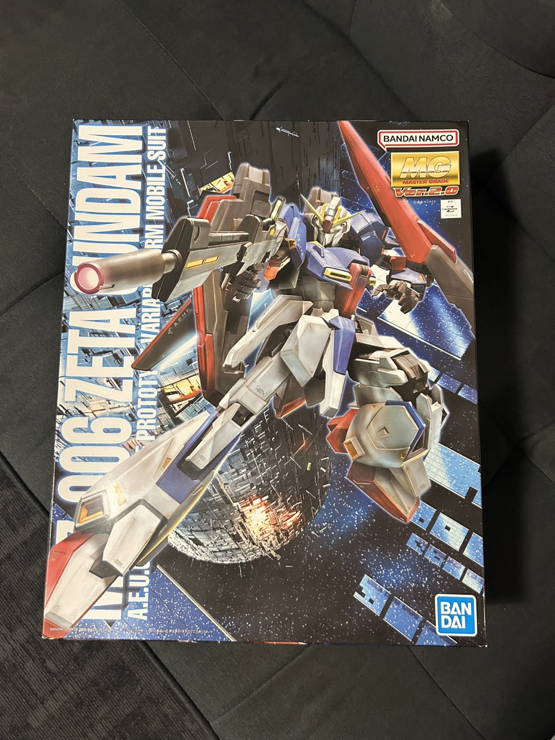 Bandai Hobby MG 1/100 Zeta Gundam Ver. 2.0