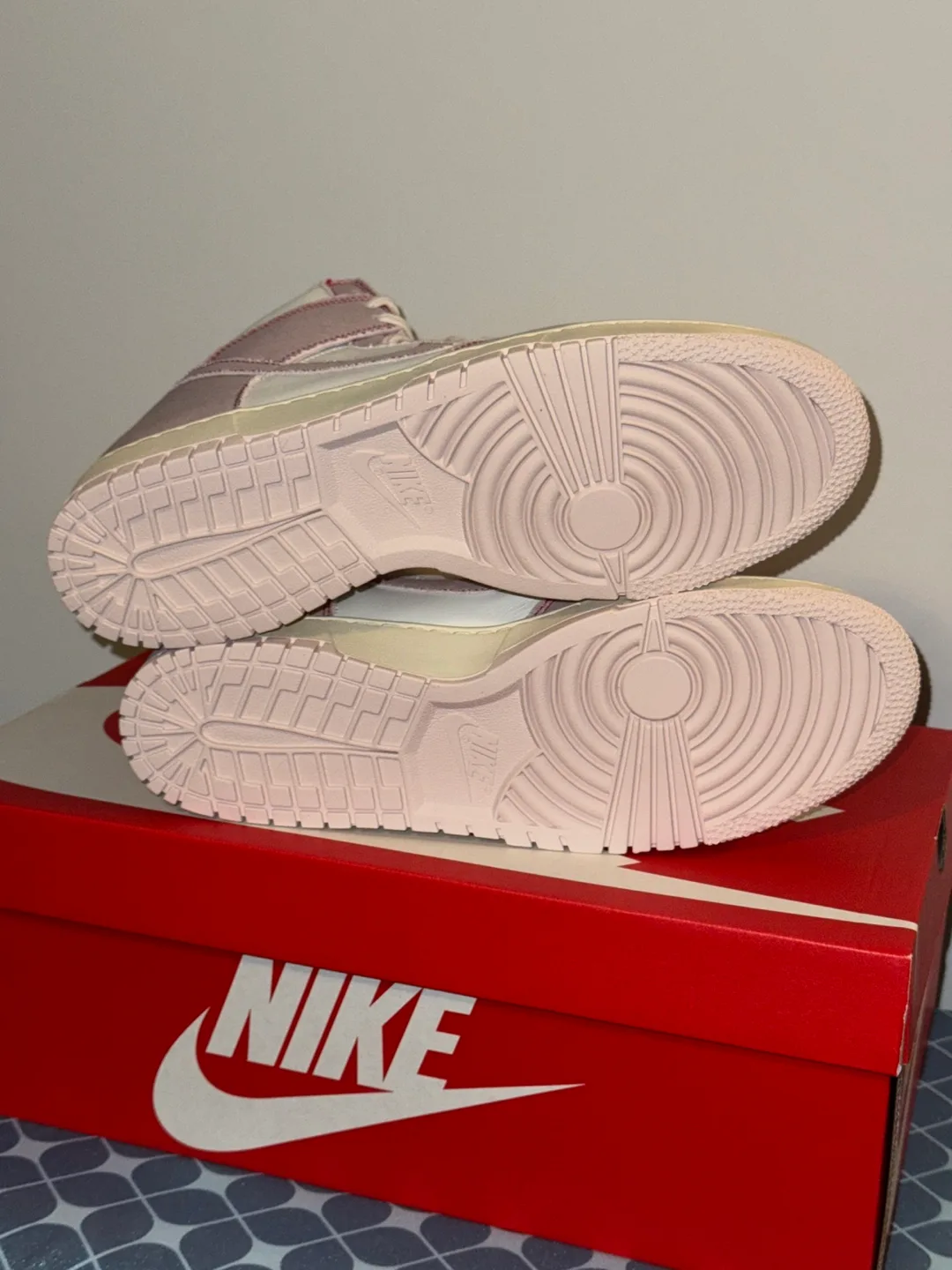 New Auth Nike Dunk High 1985 Summit White/Barely Rose Size 11.5 image indicator(6)