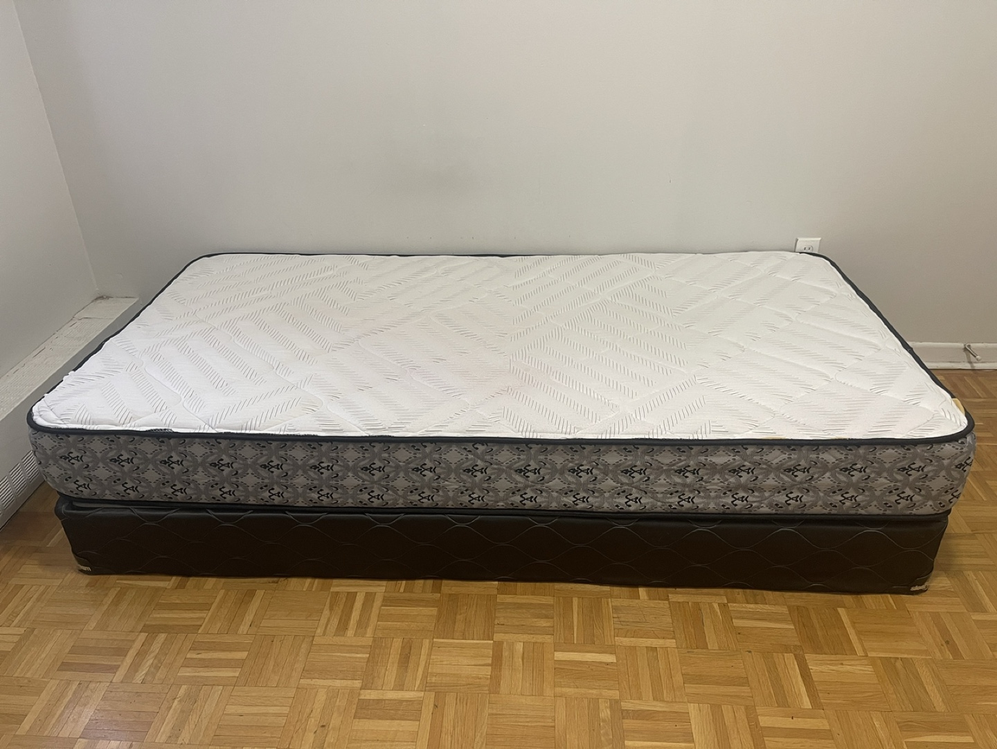 Single Mattress with Box Spring - photo 2