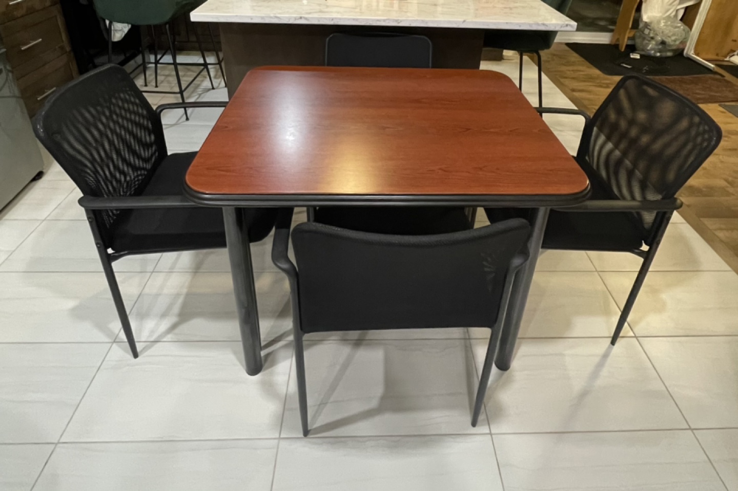 Square dining table and four chairs - photo 3