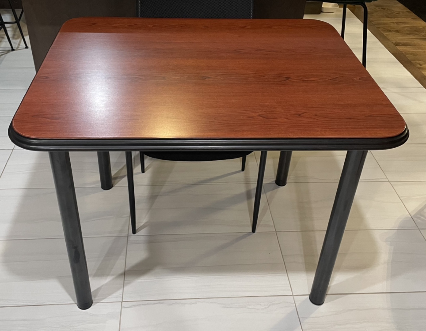 Square dining table and four chairs - photo 4
