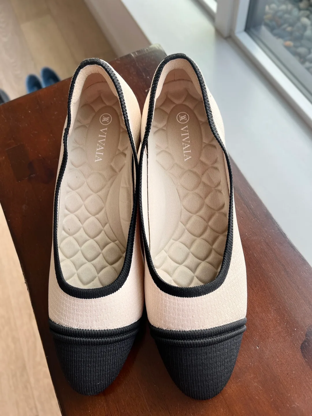 Vivaia Women's Knitted Low Heel Pumps image indicator(3)