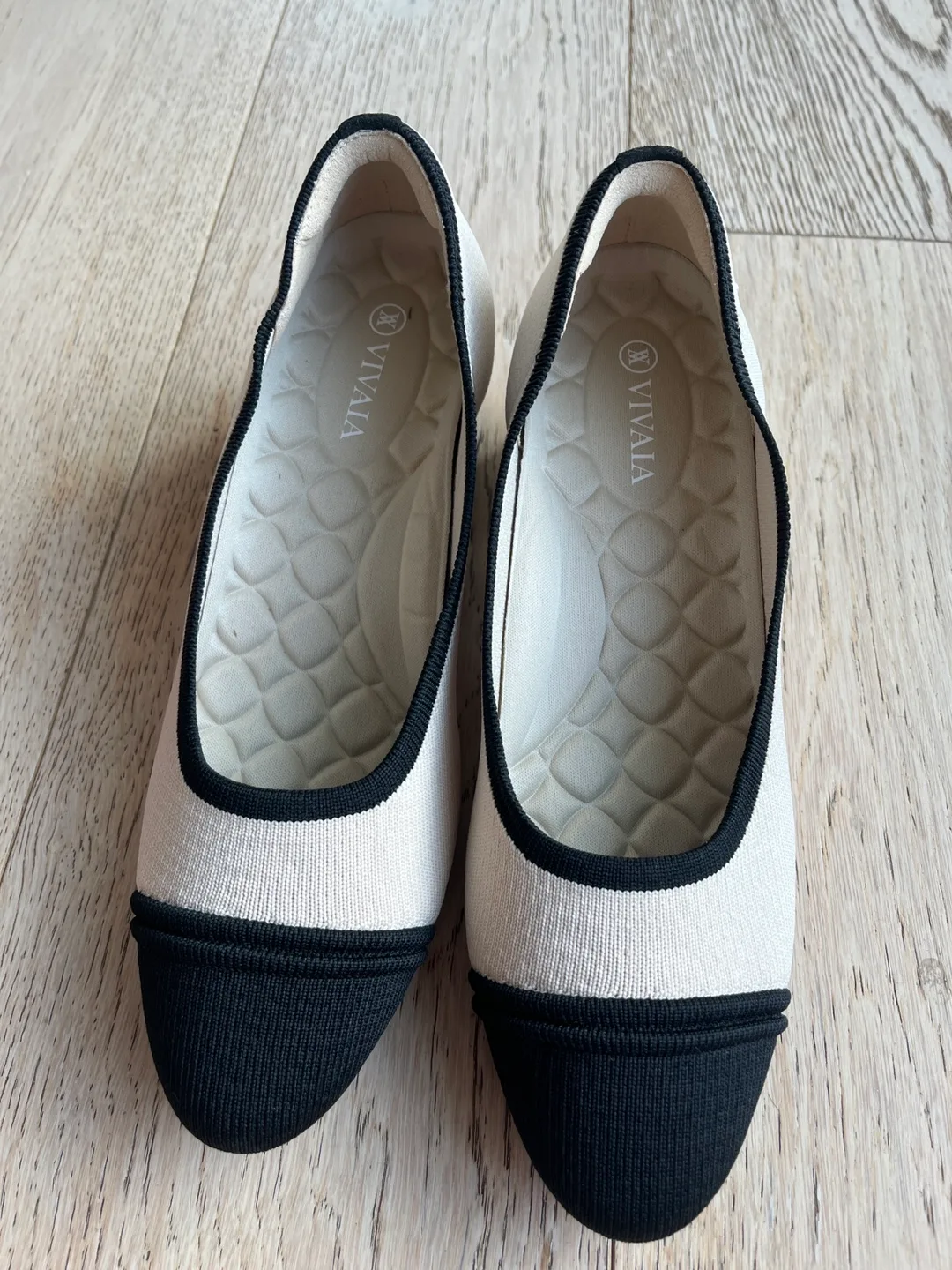 Vivaia Women's Knitted Low Heel Pumps image indicator(6)