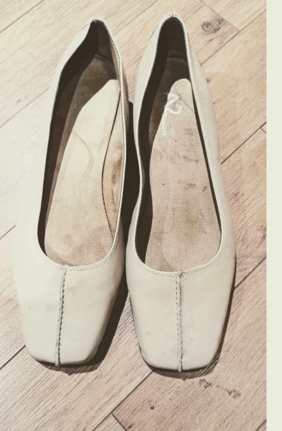 Beige Leather Flats image indicator(2)