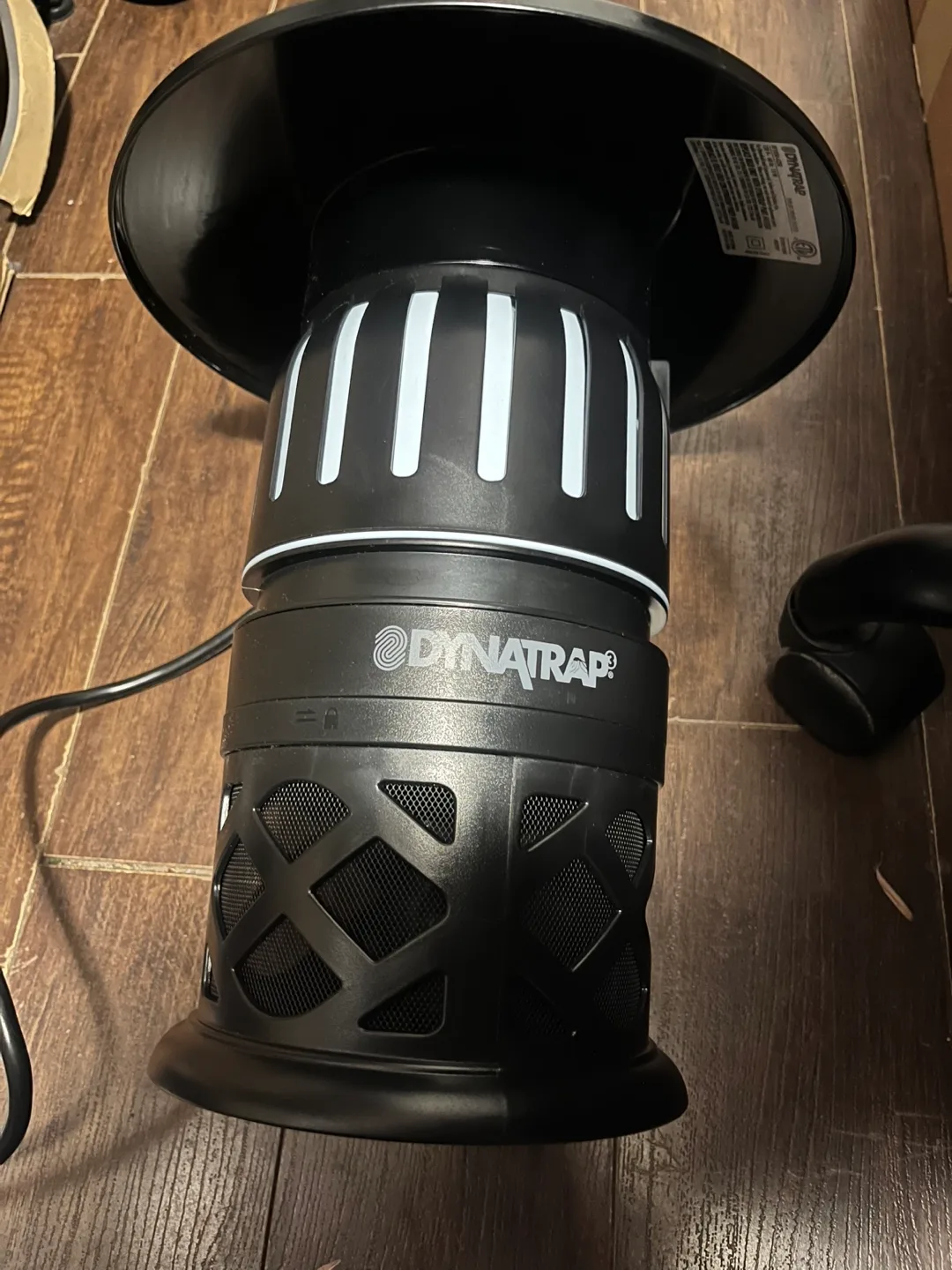 DynaTrap Insect Trap with catch can image indicator(4)