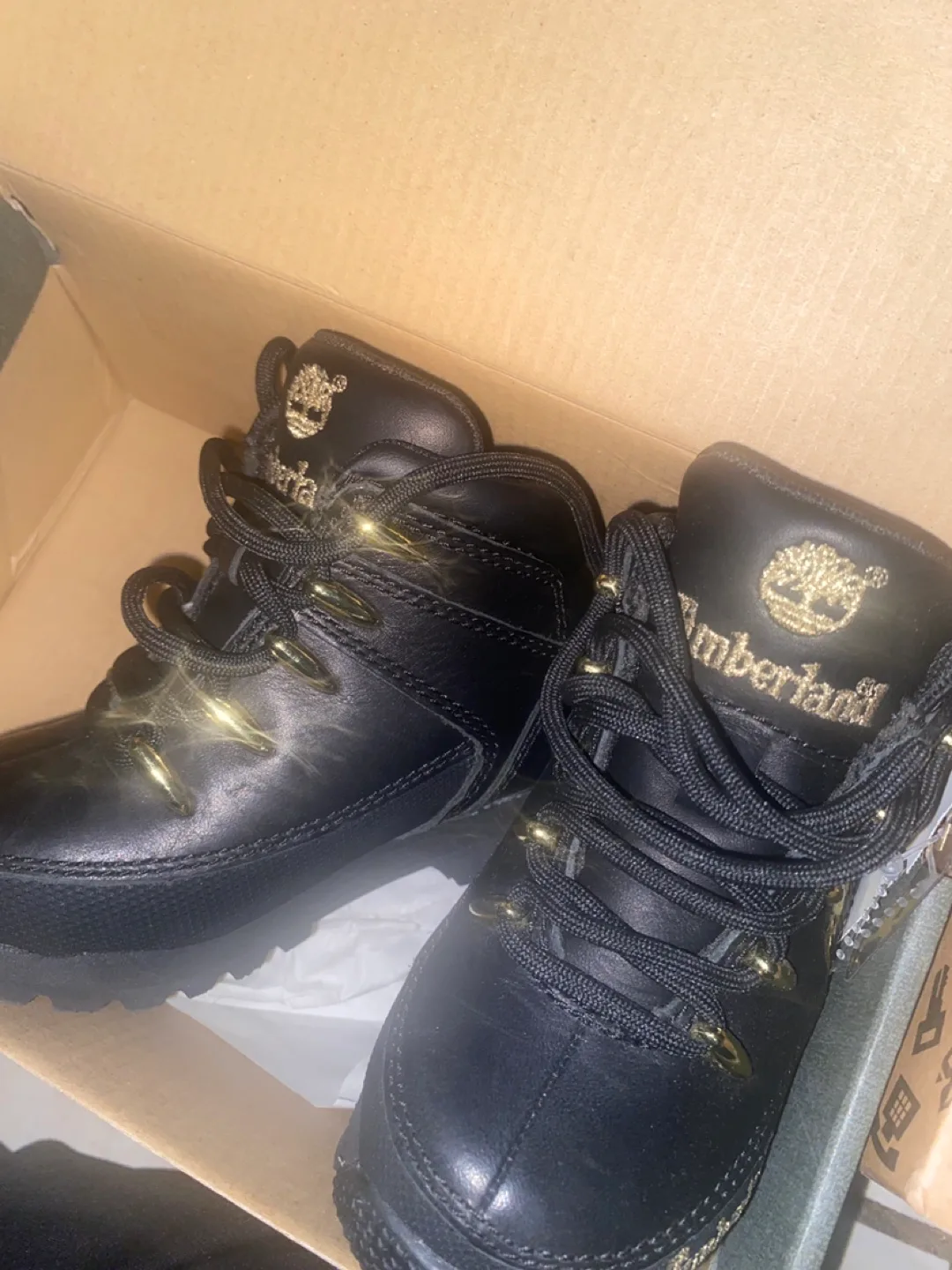 Kids Timberland Boots size 7 image indicator(5)