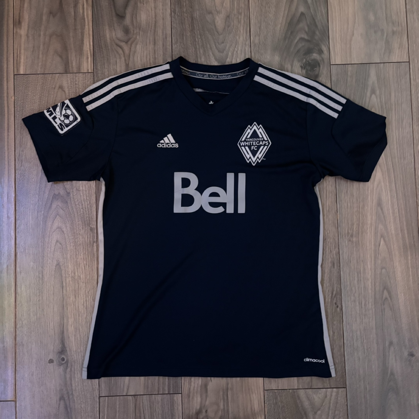 White caps jersey kit