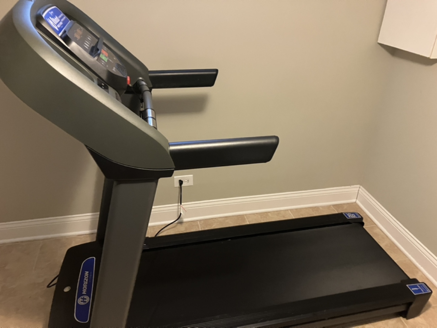 Horizon Treadmill - Folding - photo 3