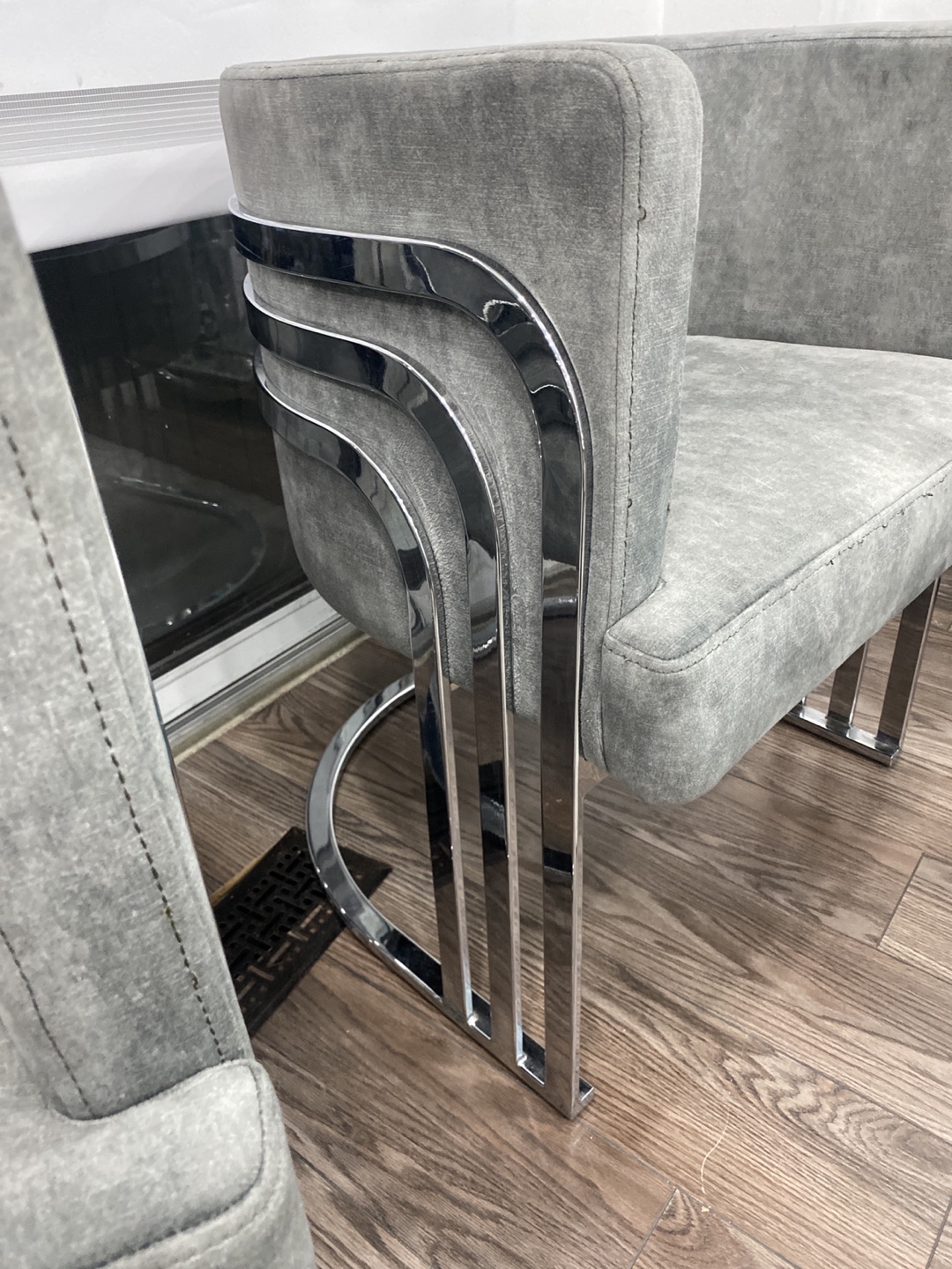 Set of 2 Chrome Accent Chairs - photo 3