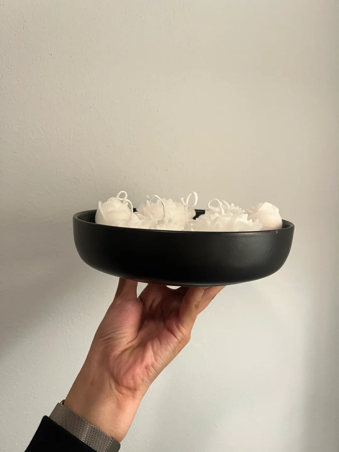 Floral Scented Candle - Black and White image indicator(3)