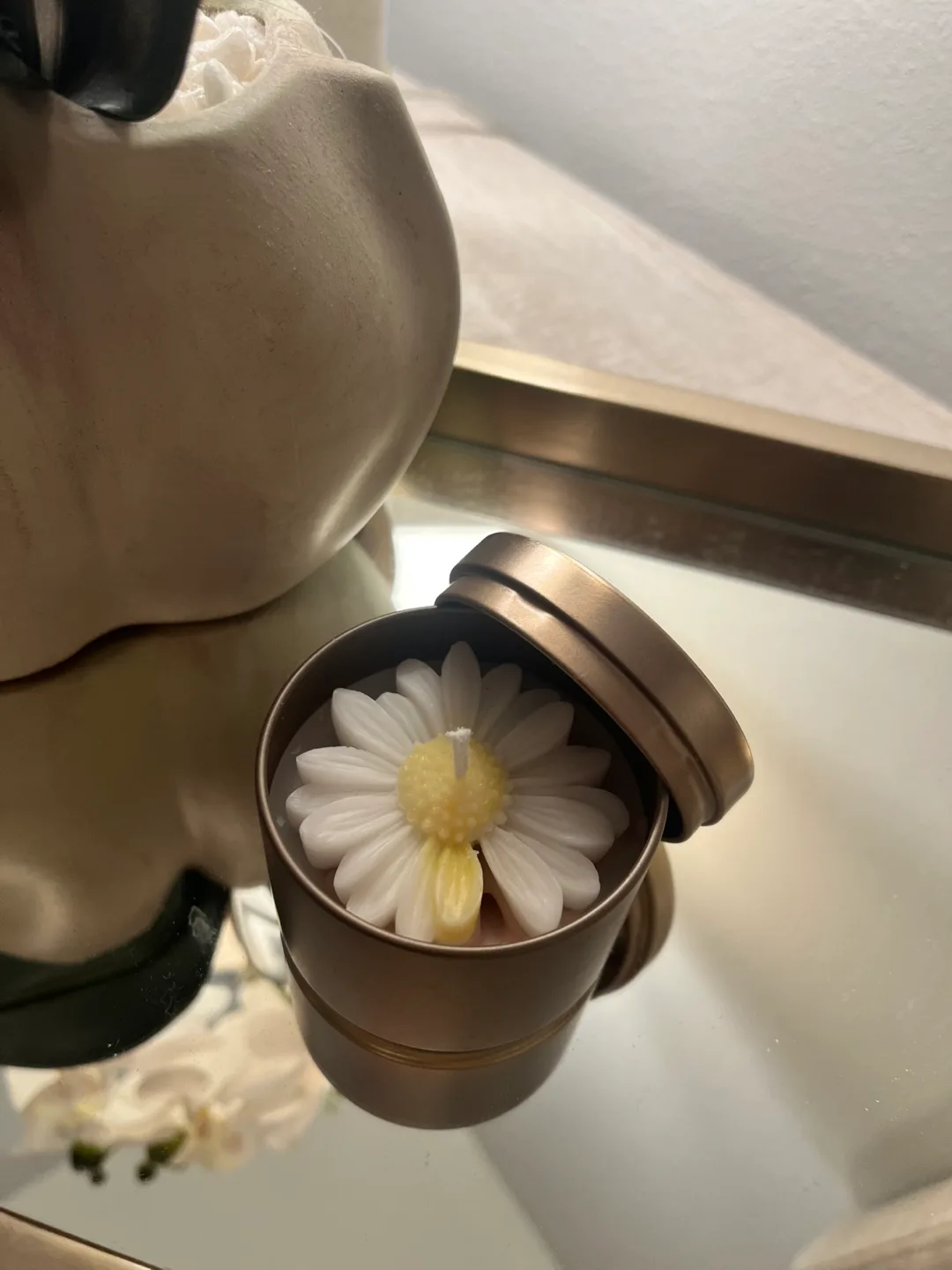 Daisy Flower Scented Candle (Tin) image indicator(3)