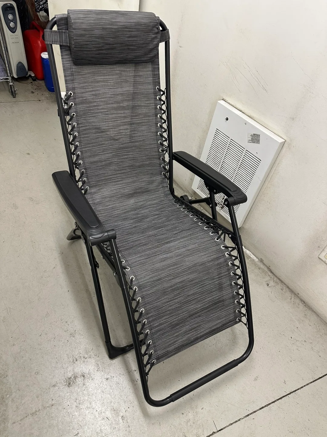 Zero Gravity Reclining Lounge Chair image indicator(2)