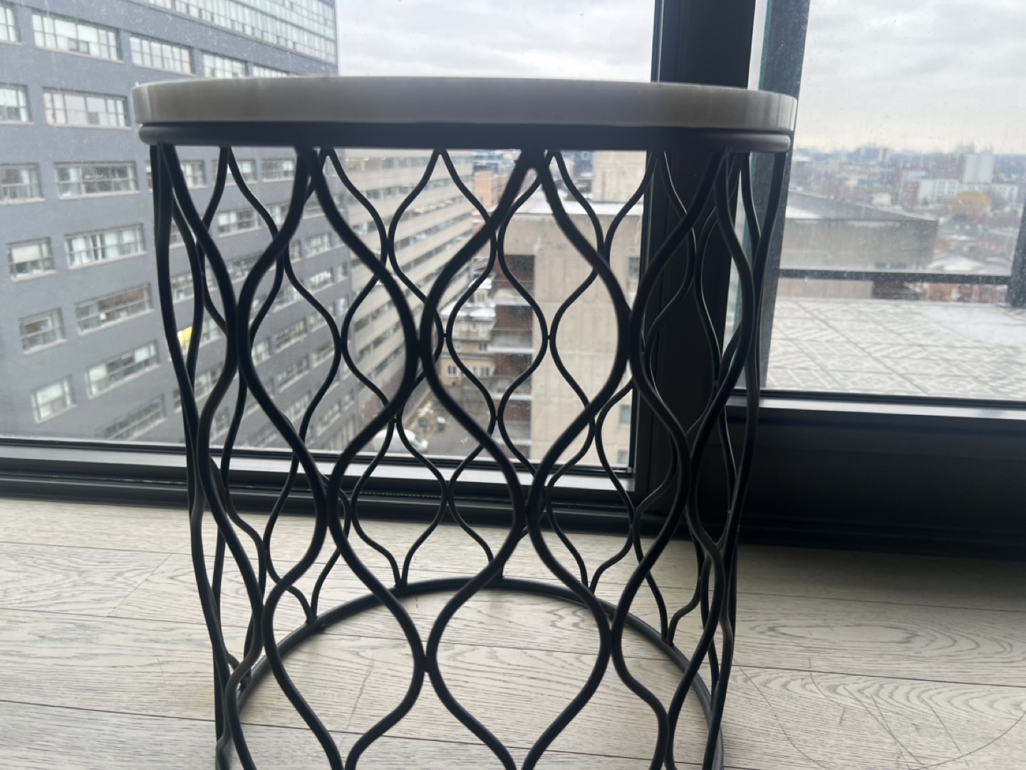 Black Metal and Marble Accent Table - photo 2