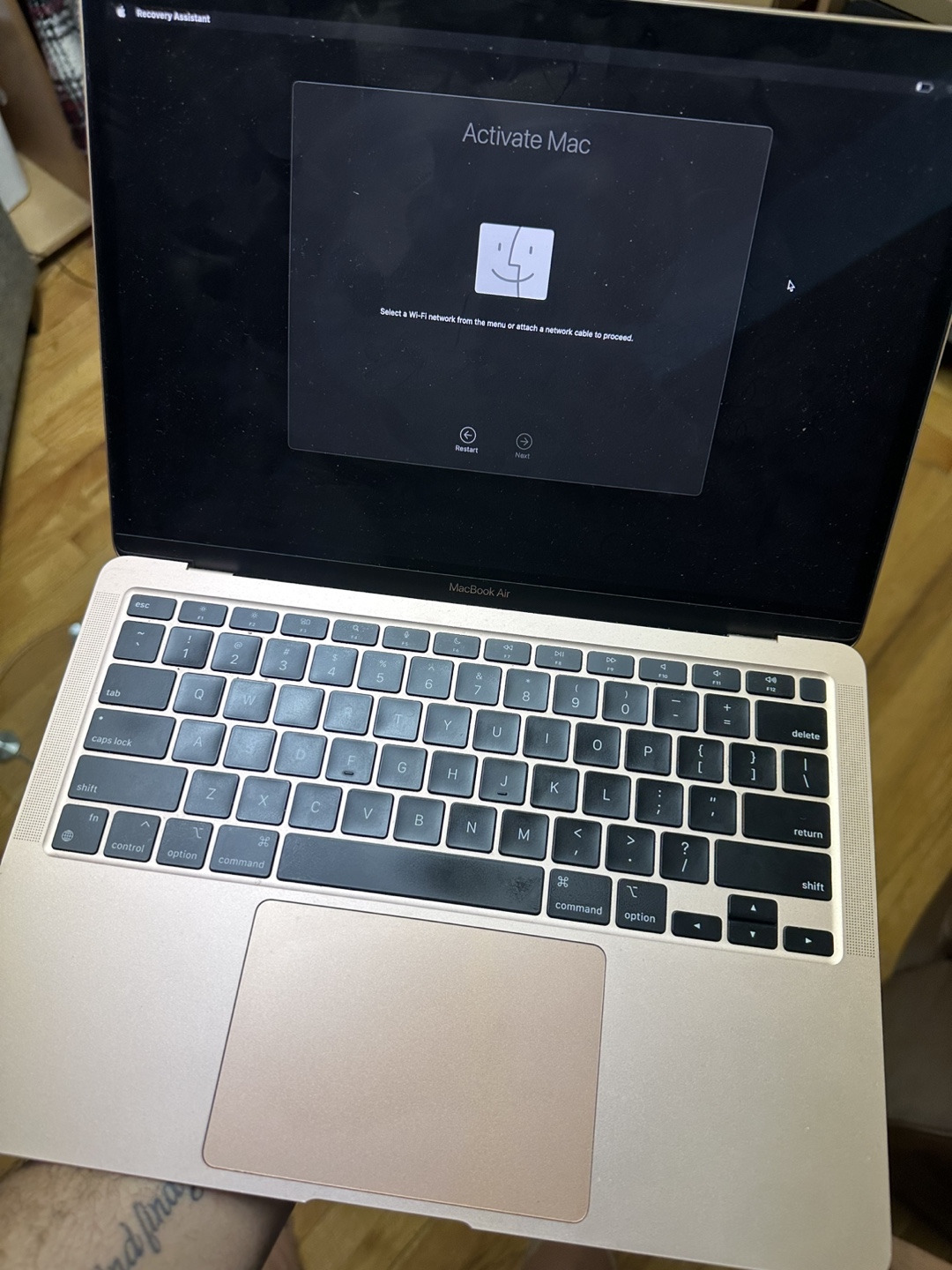 Gold 2020 MacBook Air (256GB, M1 Chip) - photo 4