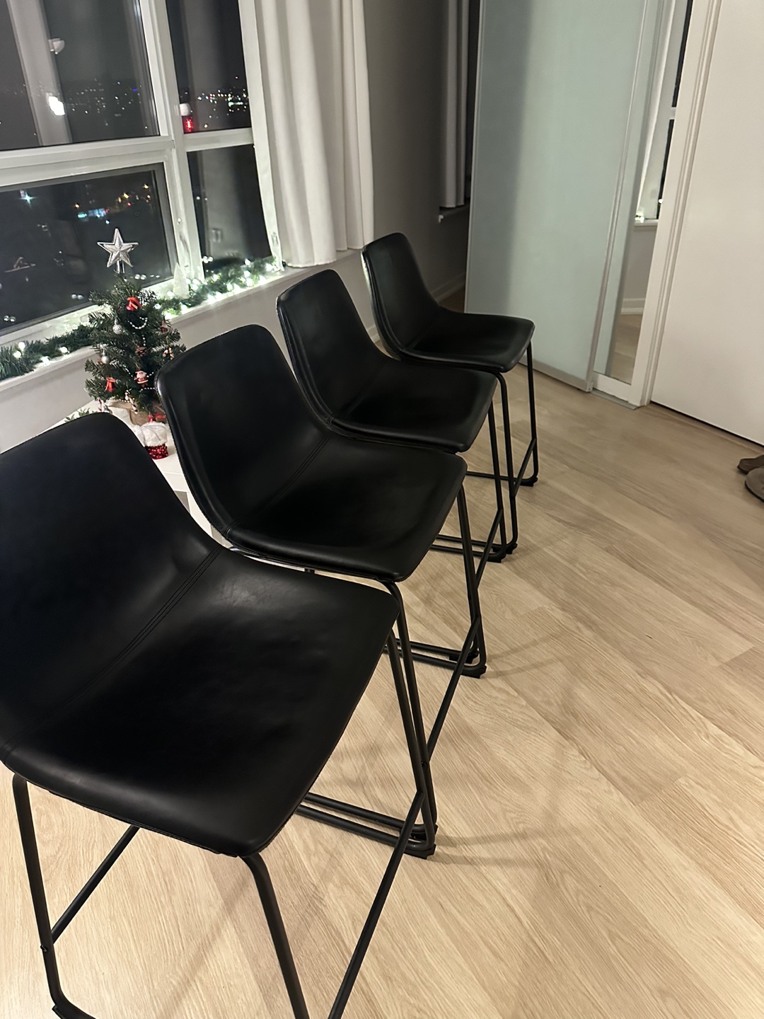 Set of 4 Black Bar Stools