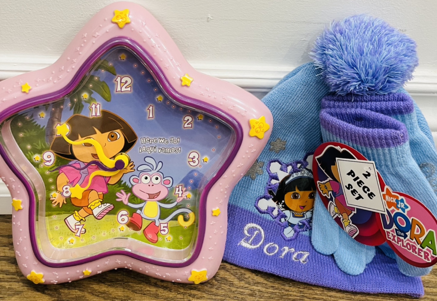 Dora the Explorer Clock and Hat/Mitten Set