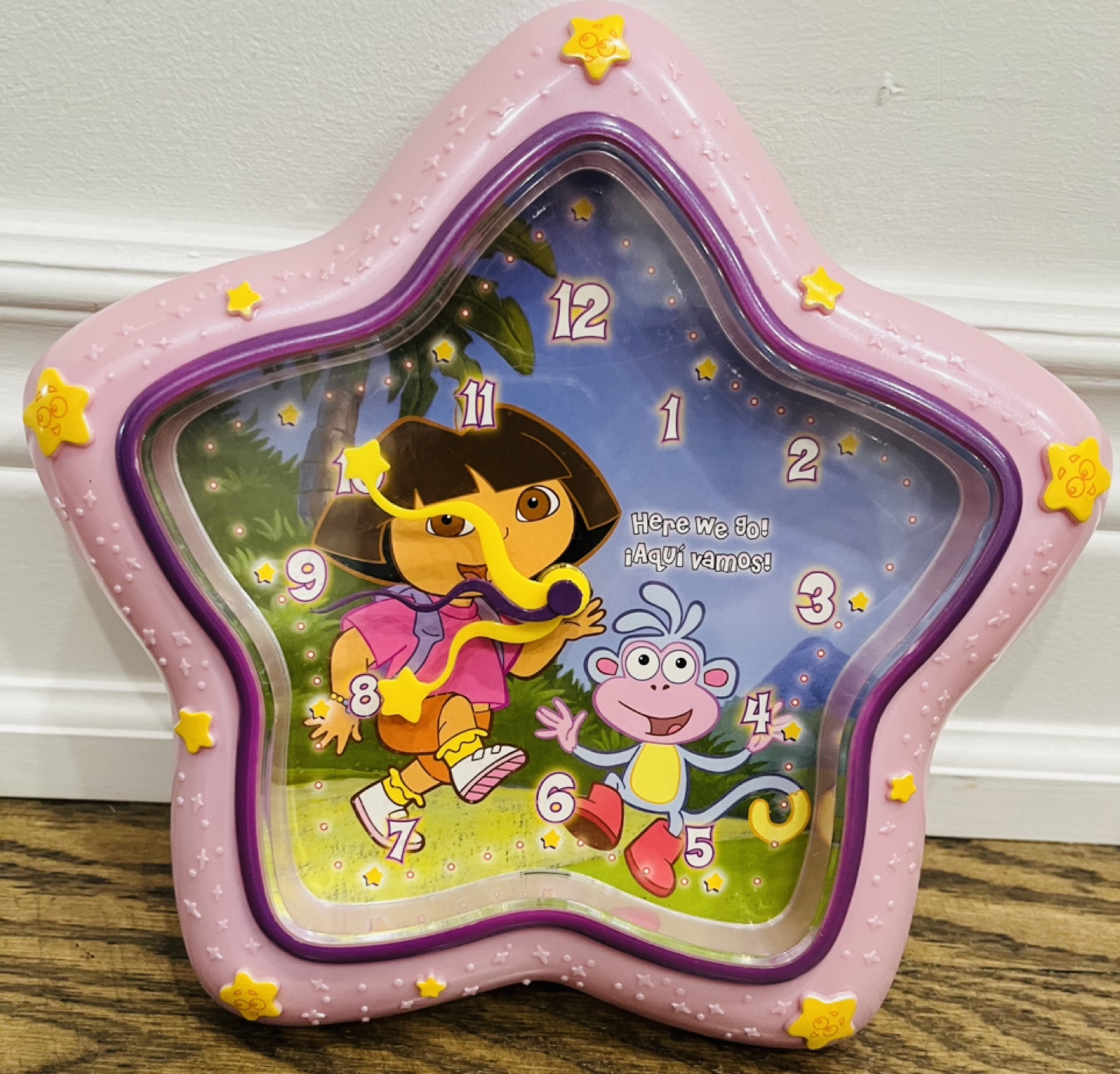 Dora the Explorer Clock and Hat/Mitten Set - photo 4