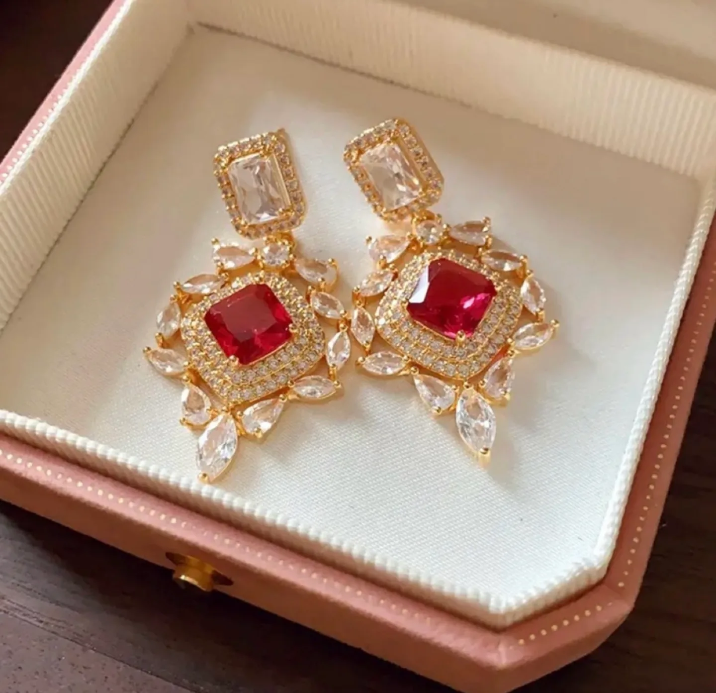 Gold tone Statement Earrings image indicator(3)