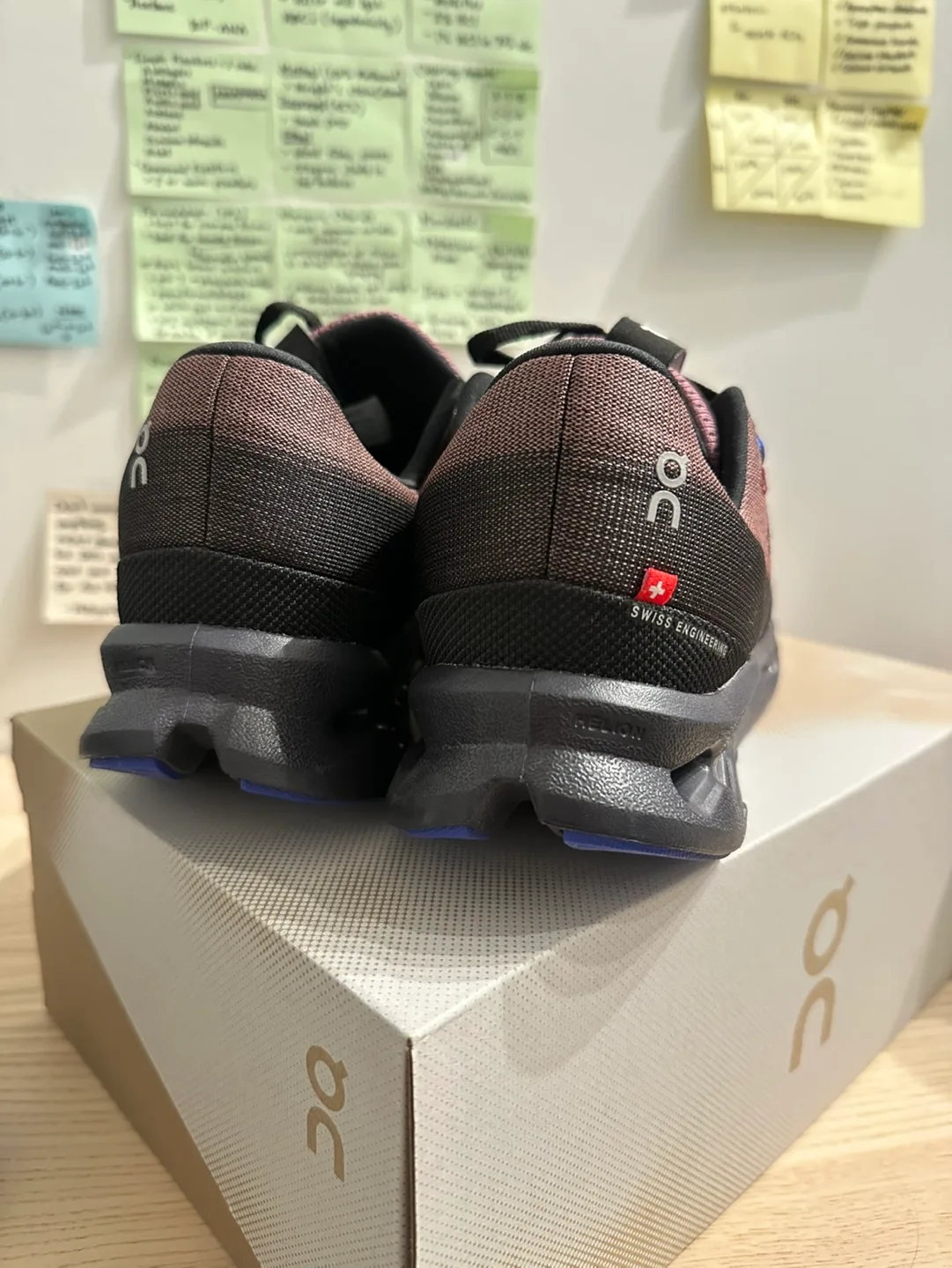 On Cloudsurfer running shoes image indicator(9)