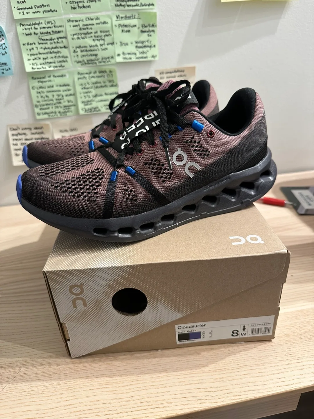 On Cloudsurfer running shoes image indicator(7)