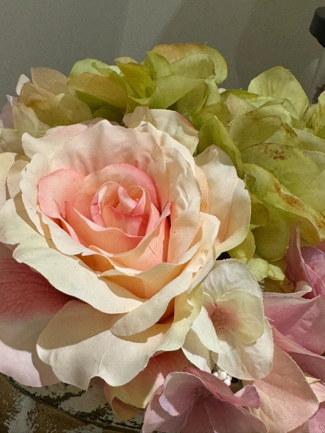 Artificial Flower Arrangement image indicator(3)