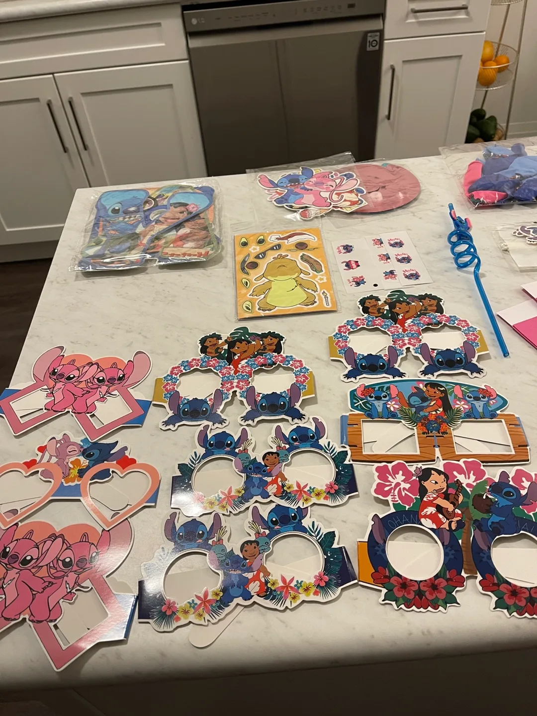 Stitch Birthday Party Supplies image indicator(3)