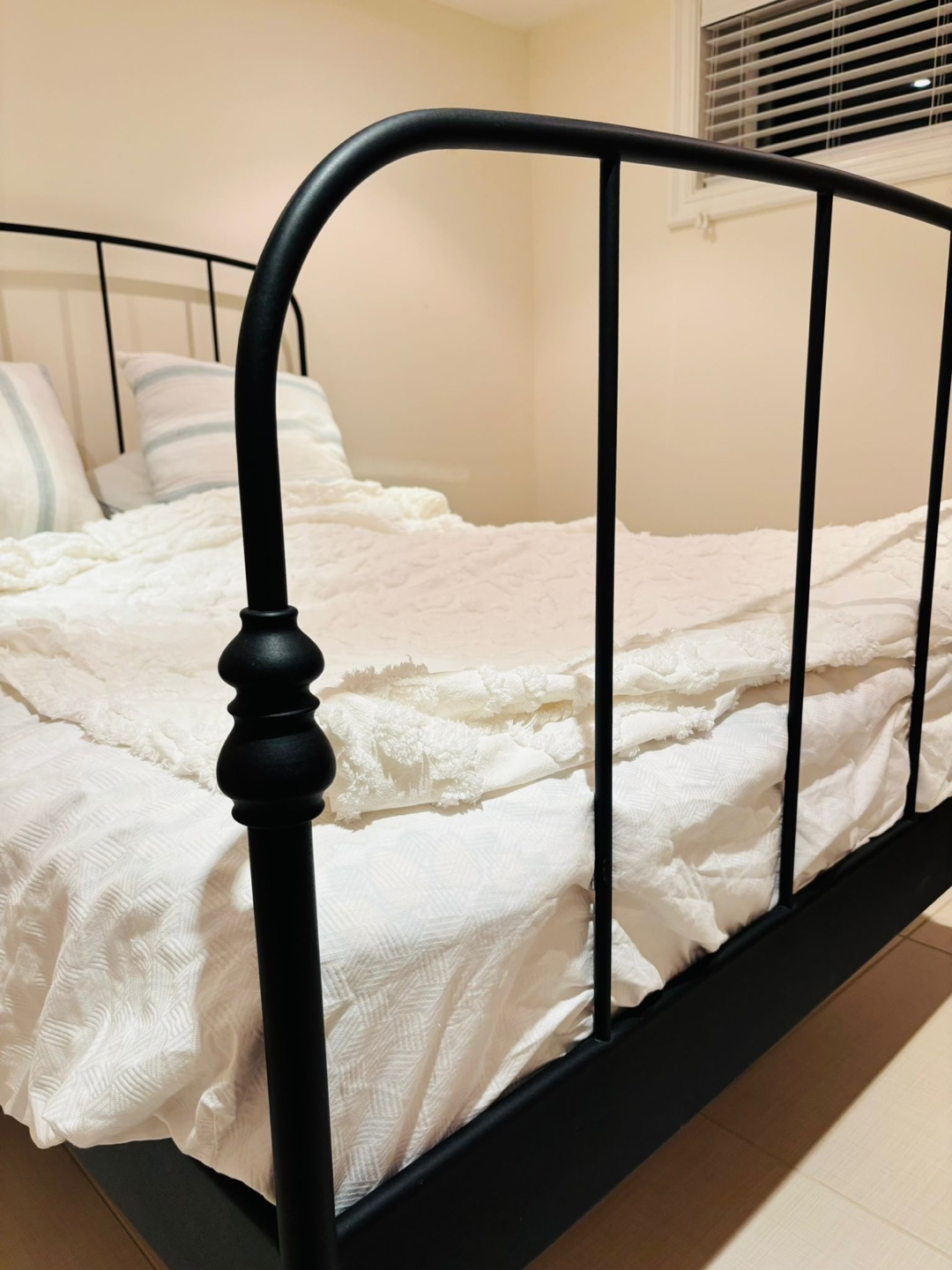 Black double bed Metal Bed Frame with mattress - photo 2