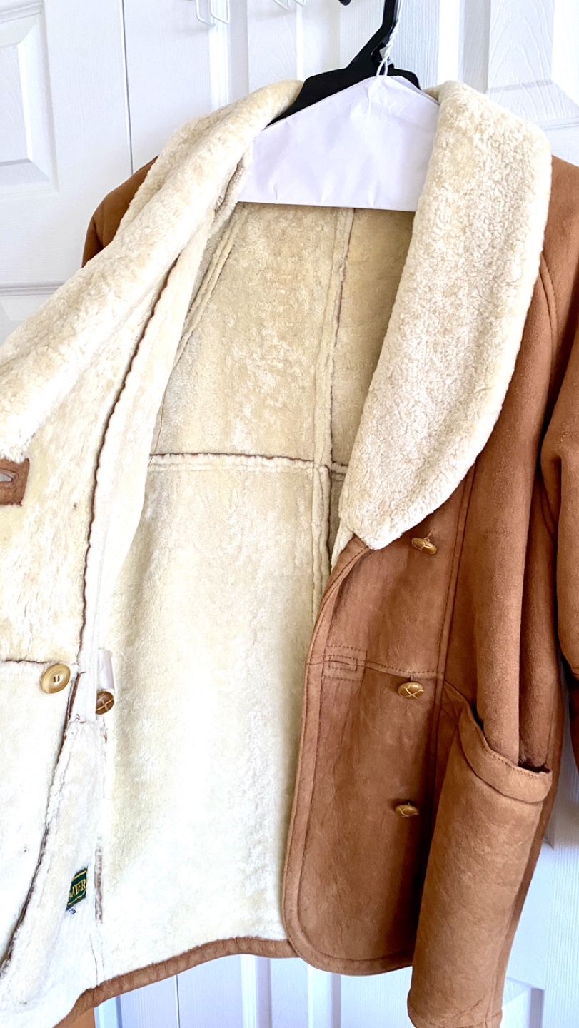 Danier Women Sheepskin Coat - photo 3