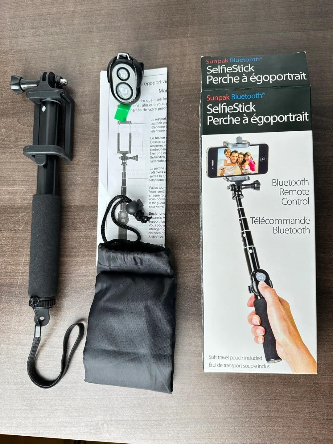 Sunpak Bluetooth Selfie Stick thumbnail