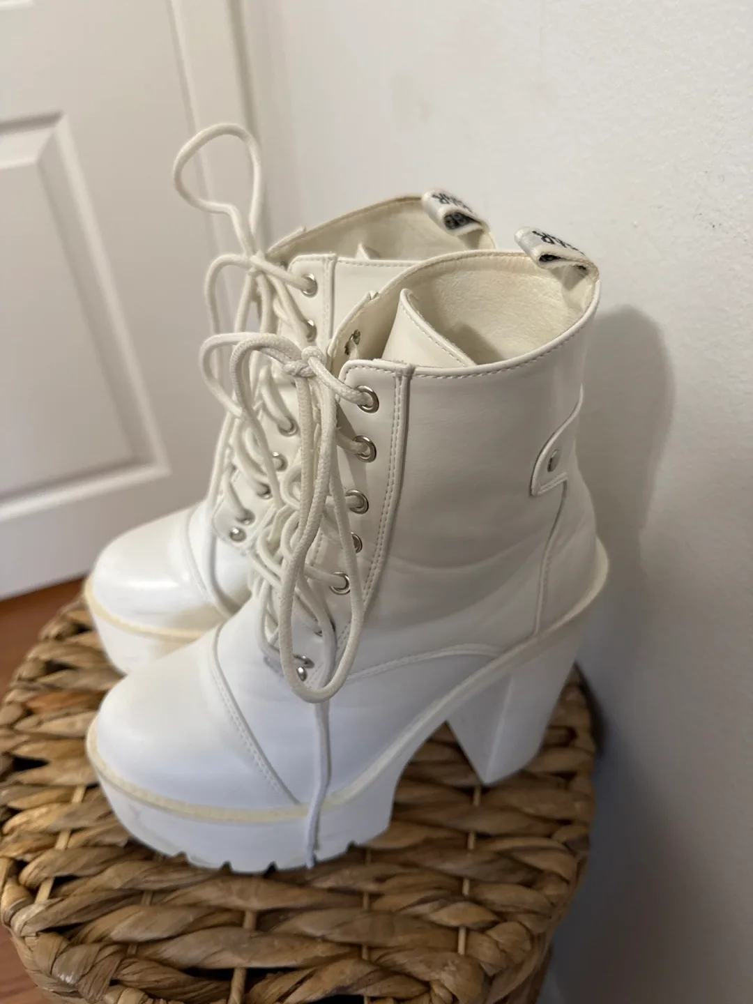 White Platform Lace-Up Boots image indicator(2)