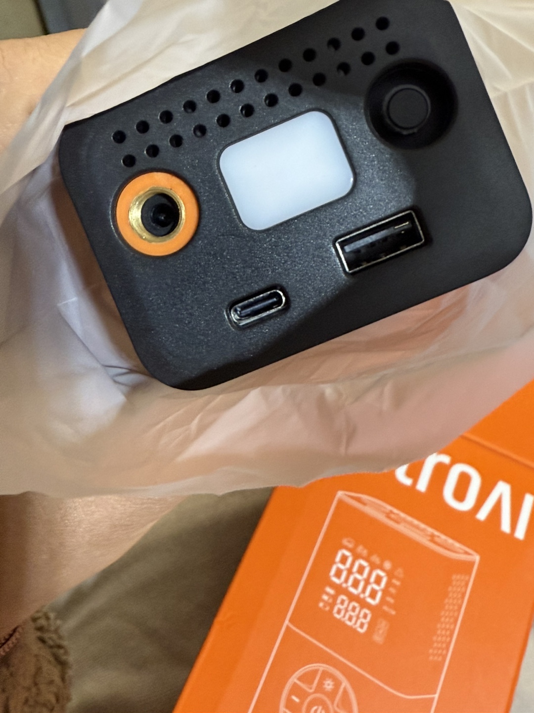AstroAI AIRUN L7 Portable Car Air Pump - photo 5