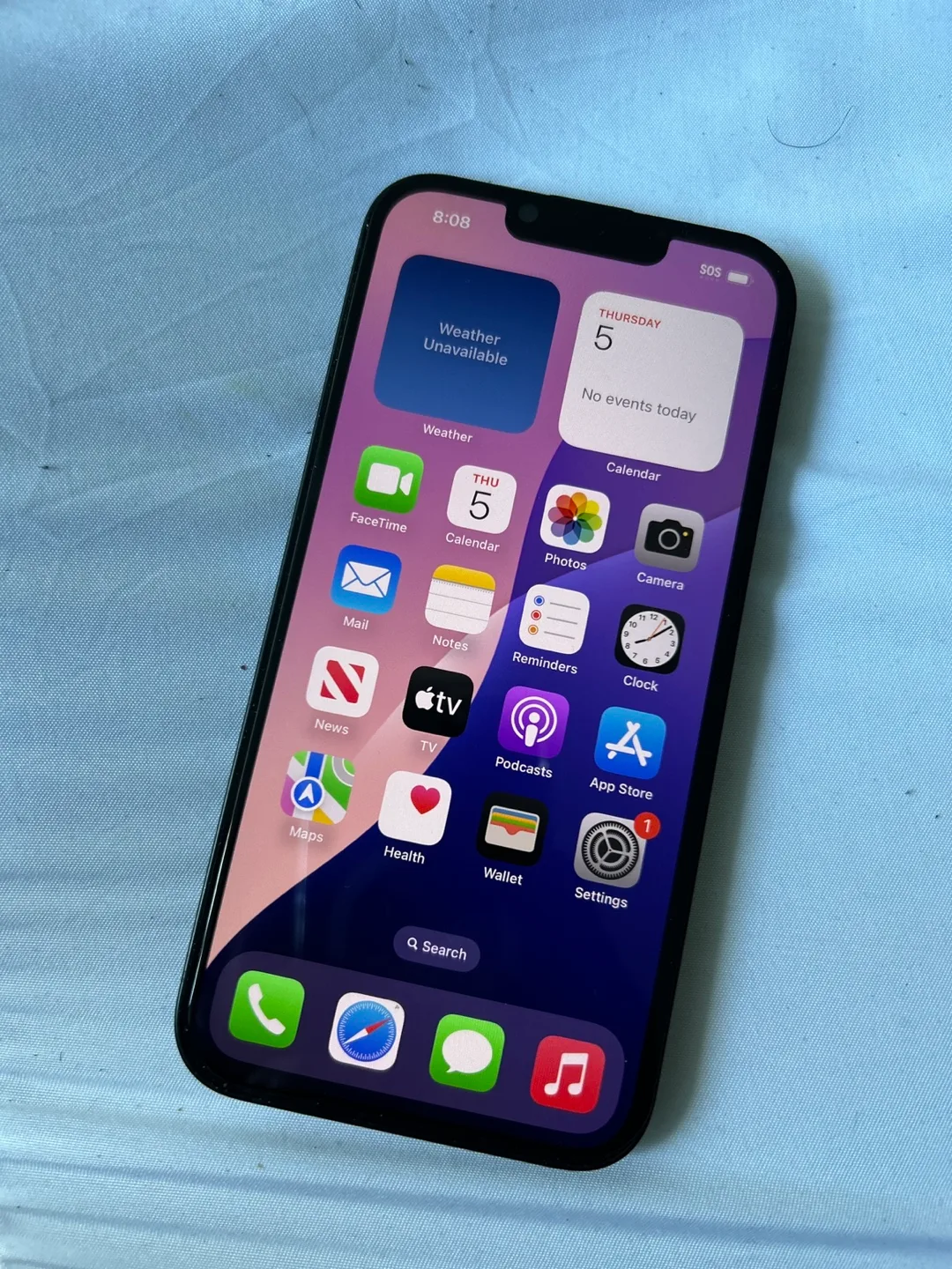 iPhone 13 128 gb- Buy one iphone Get two locked ipads for free thumbnail