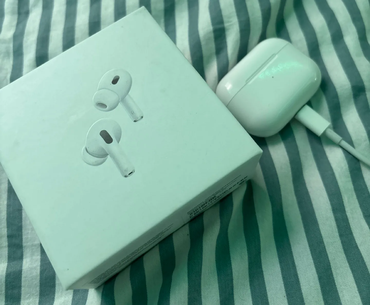 Apple AirPods Pro Gen 2 image indicator(5)