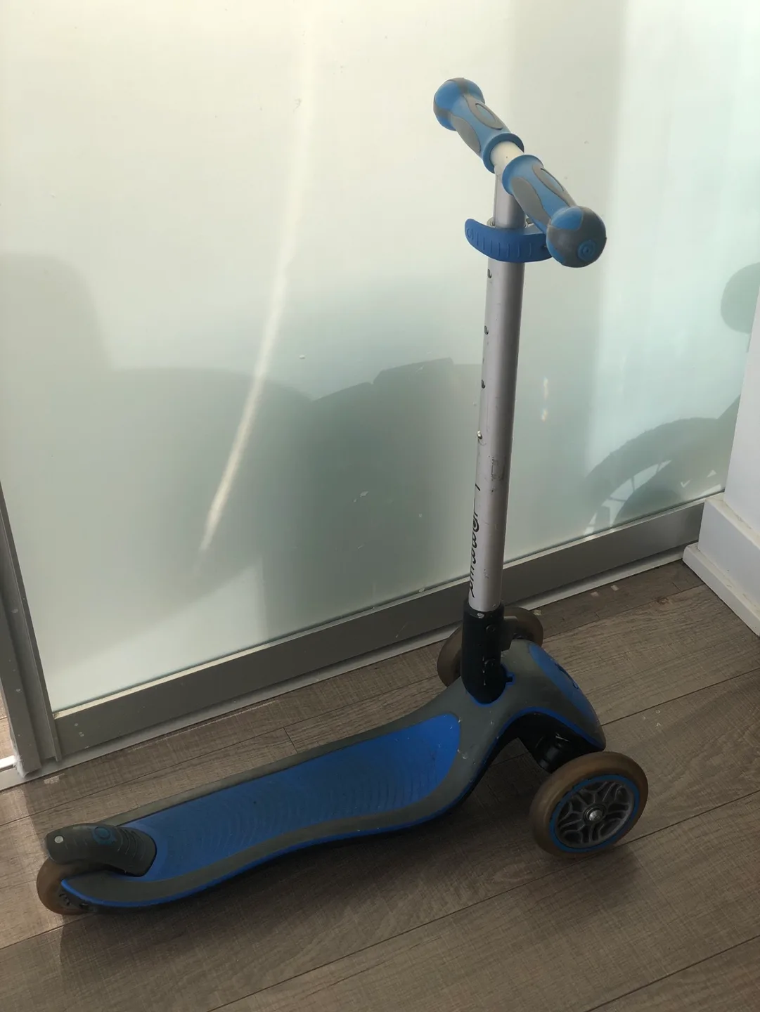 GLOBBER Primo 3-wheel Scooter thumbnail