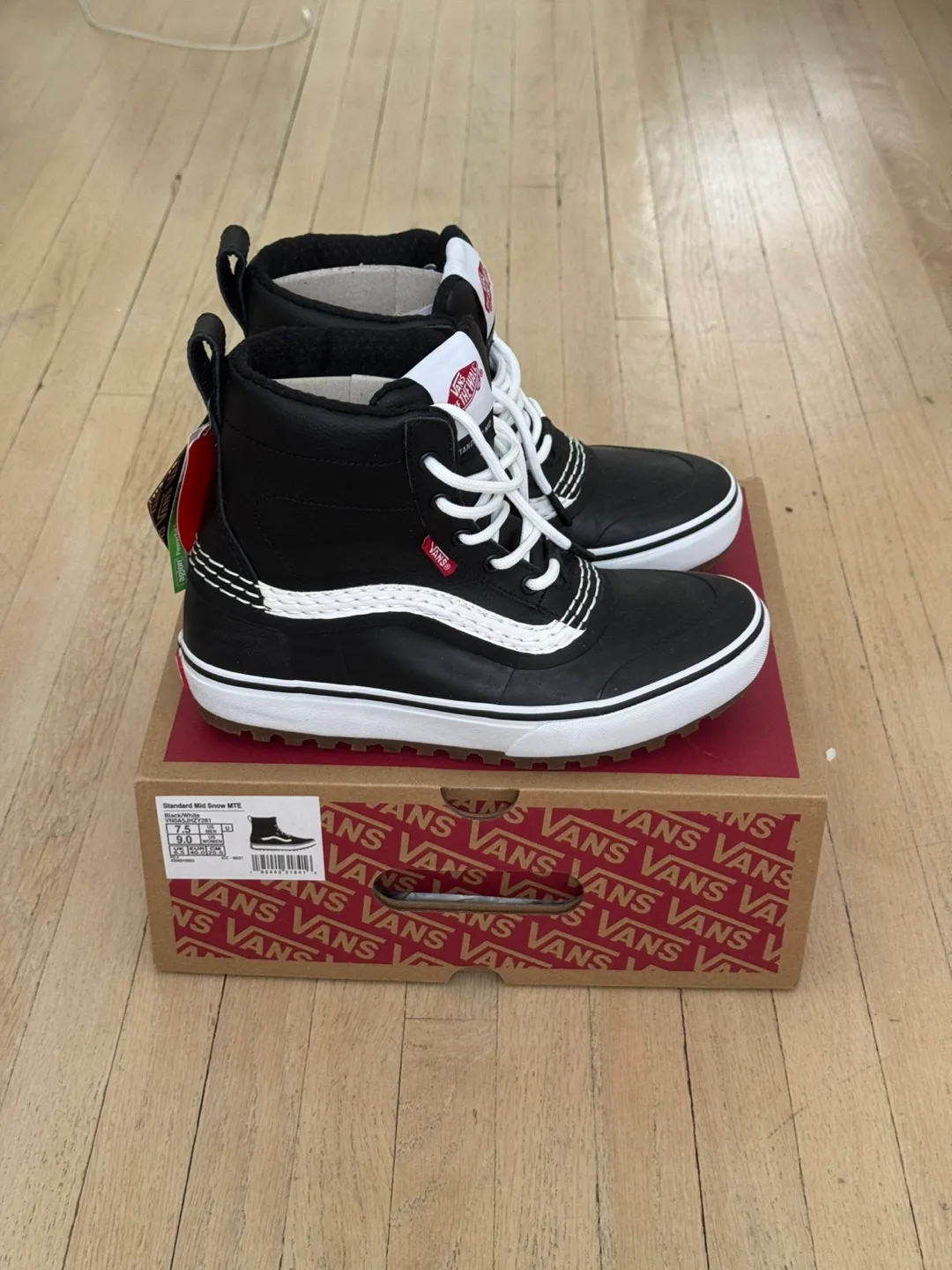 Vans Standard Issue MTE Black Winter Boots thumbnail